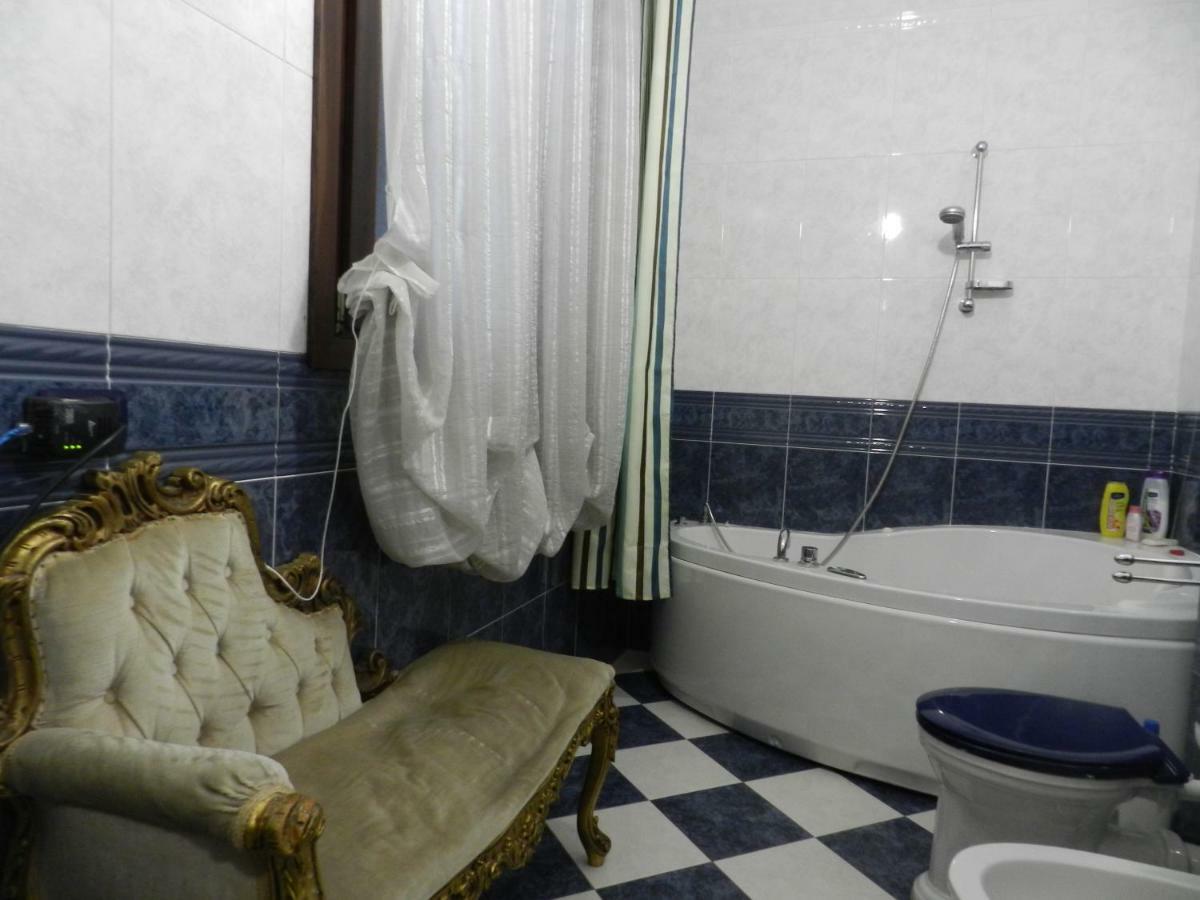B&B Venezia Le Tre Rose Mestre Bagian luar foto