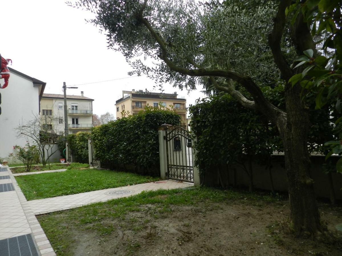 B&B Venezia Le Tre Rose Mestre Bagian luar foto